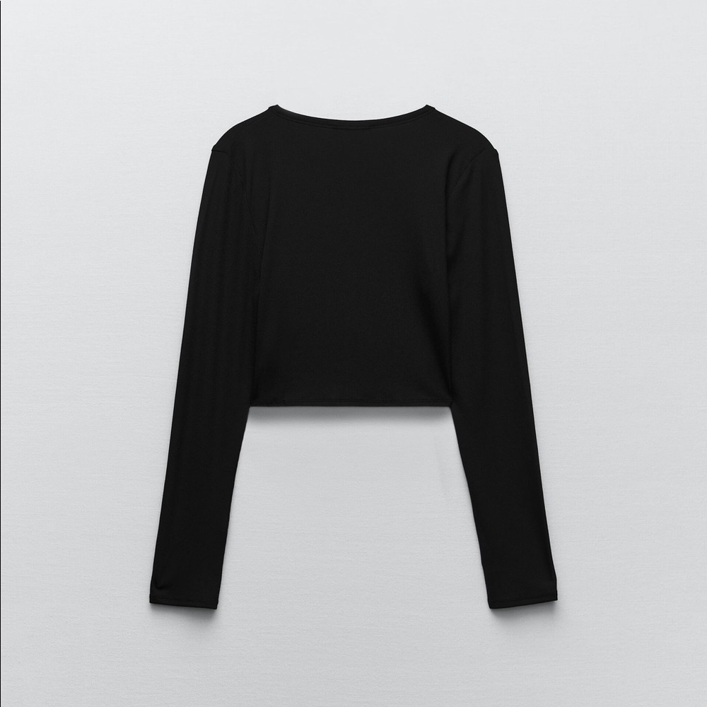 Zara Top 🖤 - Picture 2 of 4